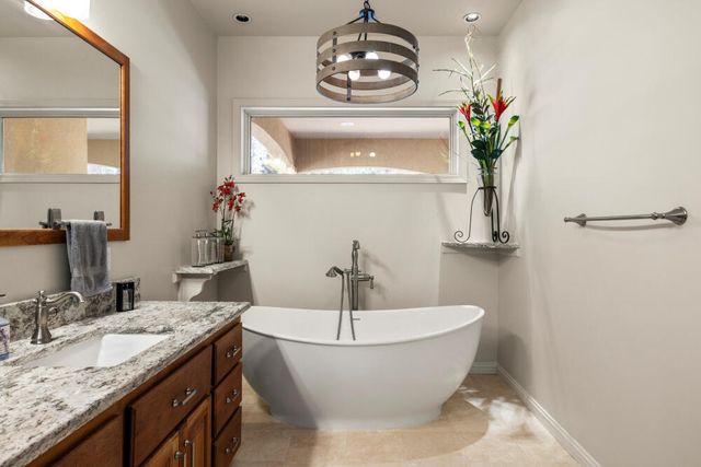 11629 Merganser Road, Klamath Falls, OR 97601