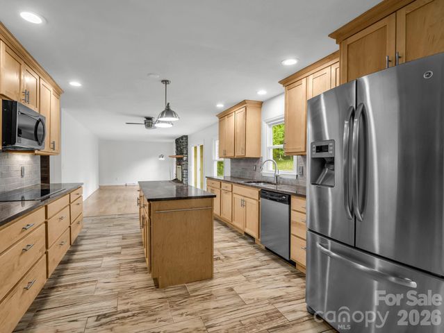 11 Deer Run Drive, Asheville, NC 28803