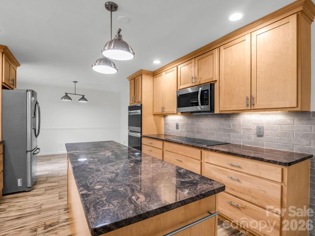11 Deer Run Drive, Asheville, NC 28803
