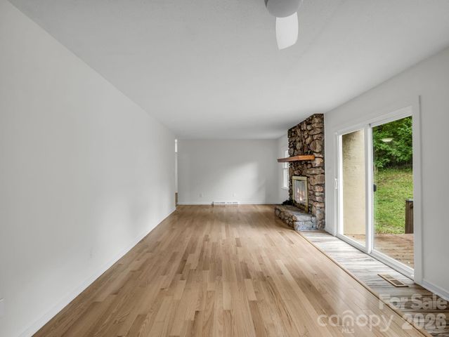 11 Deer Run Drive, Asheville, NC 28803
