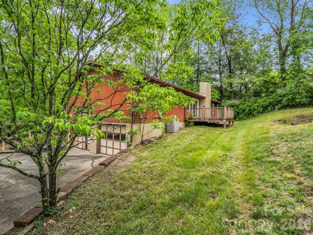 11 Deer Run Drive, Asheville, NC 28803