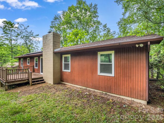 11 Deer Run Drive, Asheville, NC 28803