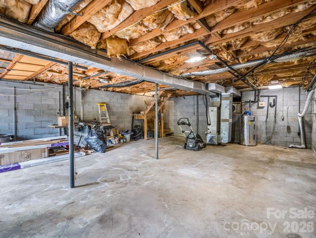 11 Deer Run Drive, Asheville, NC 28803