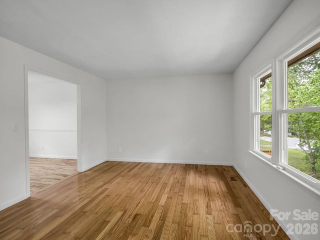 11 Deer Run Drive, Asheville, NC 28803