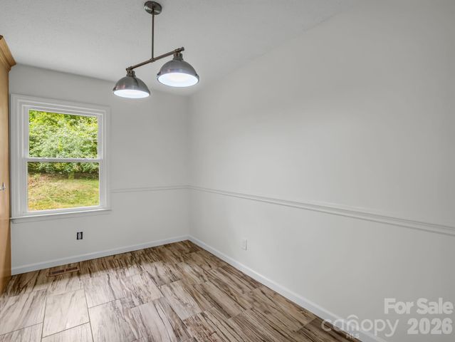 11 Deer Run Drive, Asheville, NC 28803