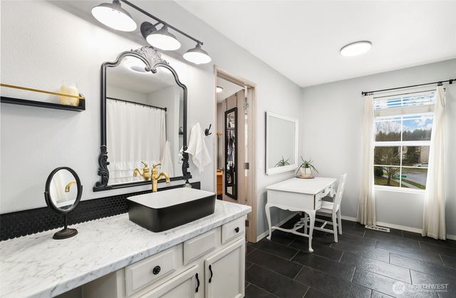 18401 95th Avenue Ct E, Puyallup, WA 98375