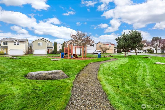 18401 95th Avenue Ct E, Puyallup, WA 98375