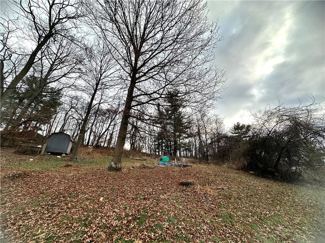 572 Alberts Dr, Monessen, PA 15062