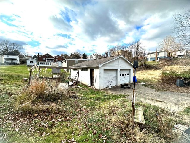 572 Alberts Dr, Monessen, PA 15062