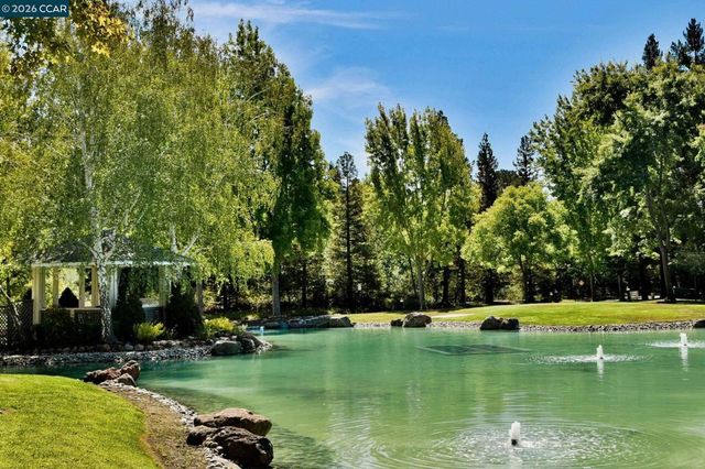 1860 Tice Creek Dr 1228, Walnut Creek, CA 94595
