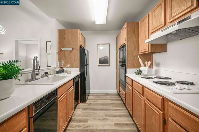 1860 Tice Creek Dr 1228, Walnut Creek, CA 94595
