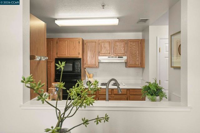 1860 Tice Creek Dr 1228, Walnut Creek, CA 94595