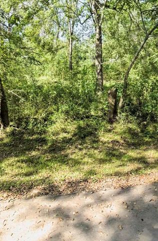 615 S 11th Street, Conroe, TX 77301