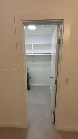 780 NE 122nd St 5, North Miami, FL 33161