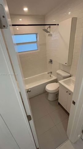 780 NE 122nd St 5, North Miami, FL 33161