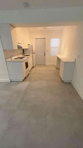 780 NE 122nd St 5, North Miami, FL 33161