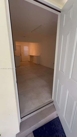 780 NE 122nd St 5, North Miami, FL 33161