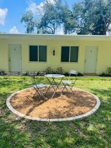 780 NE 122nd St 5, North Miami, FL 33161