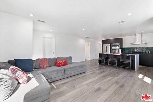 3050 Chesapeake Avenue, Los Angeles, CA 90016