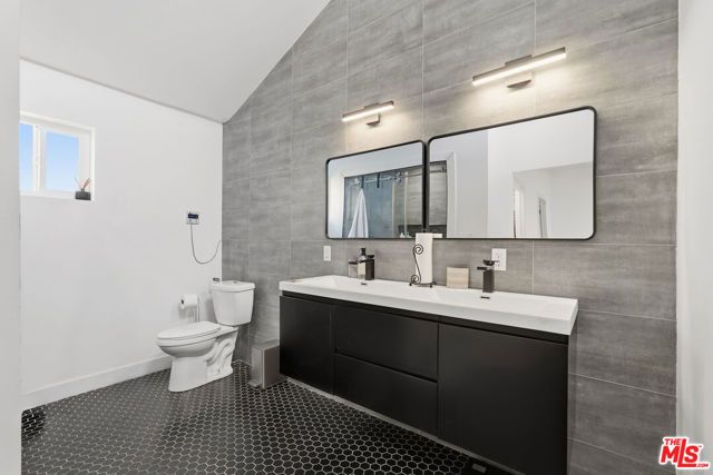 3050 Chesapeake Avenue, Los Angeles, CA 90016