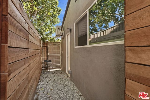3050 Chesapeake Avenue, Los Angeles, CA 90016