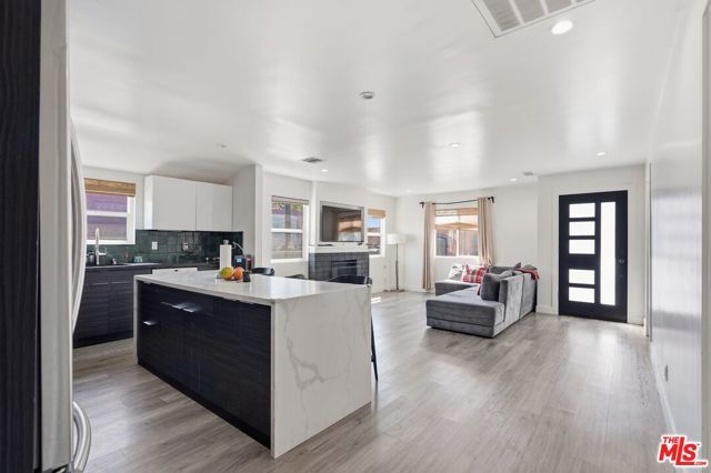 3050 Chesapeake Avenue, Los Angeles, CA 90016