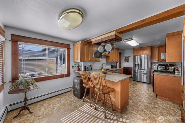 2715 Cedarwood Avenue, Bellingham, WA 98225