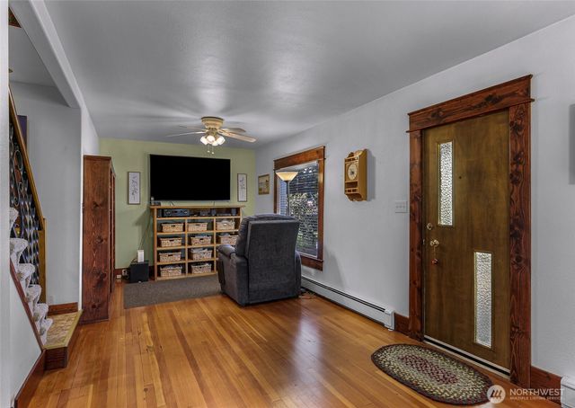 2715 Cedarwood Avenue, Bellingham, WA 98225