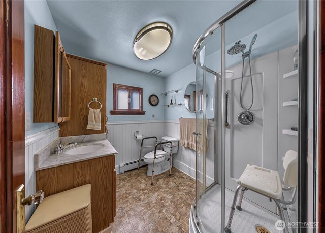 2715 Cedarwood Avenue, Bellingham, WA 98225