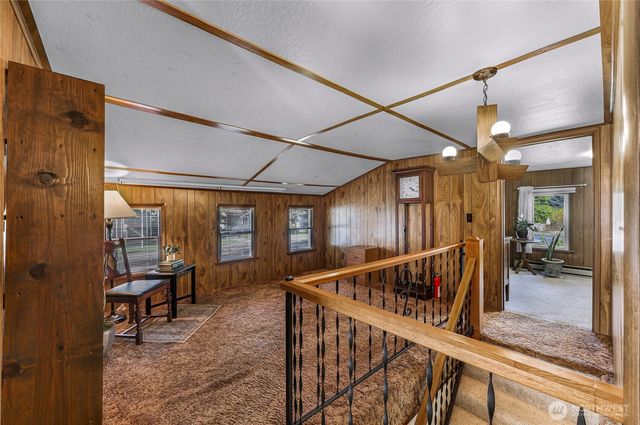 2715 Cedarwood Avenue, Bellingham, WA 98225