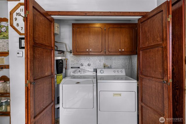 2715 Cedarwood Avenue, Bellingham, WA 98225