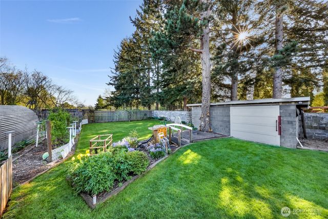 2715 Cedarwood Avenue, Bellingham, WA 98225