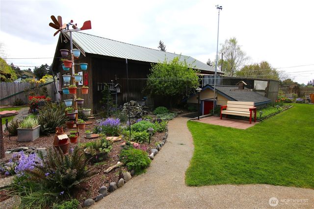 2715 Cedarwood Avenue, Bellingham, WA 98225