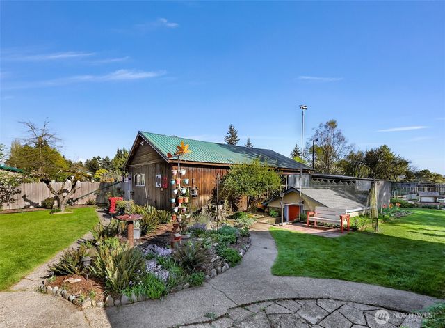 2715 Cedarwood Avenue, Bellingham, WA 98225