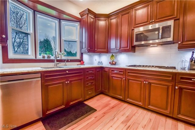 489 Leverett Lane, Highland Heights, OH 44143