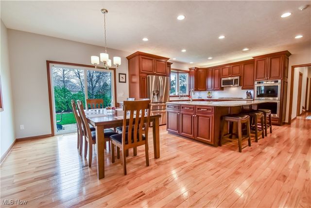 489 Leverett Lane, Highland Heights, OH 44143