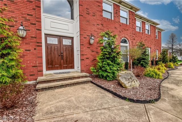 489 Leverett Lane, Highland Heights, OH 44143