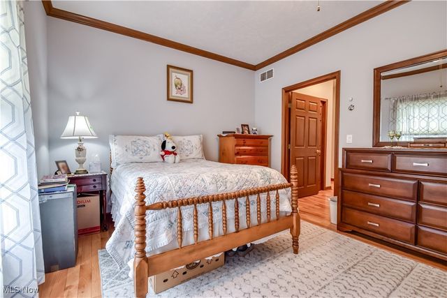 489 Leverett Lane, Highland Heights, OH 44143