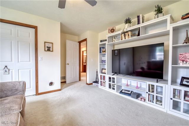 489 Leverett Lane, Highland Heights, OH 44143