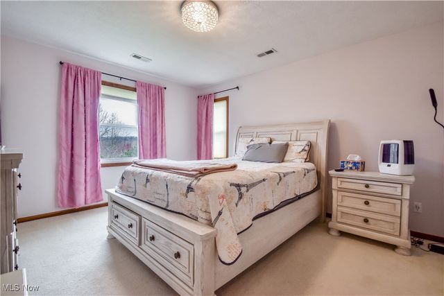 489 Leverett Lane, Highland Heights, OH 44143