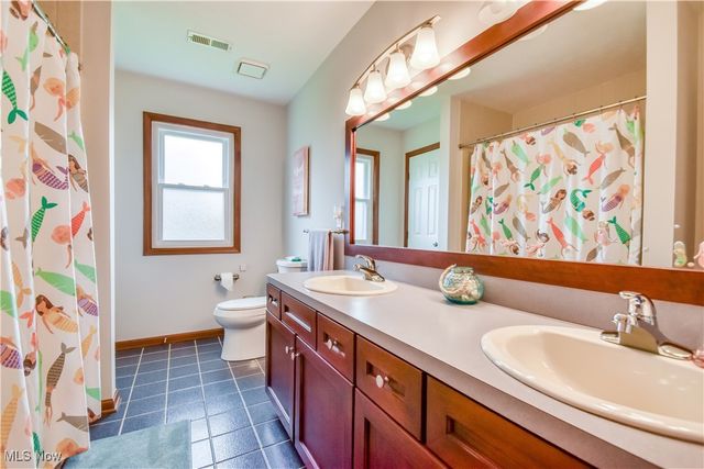 489 Leverett Lane, Highland Heights, OH 44143