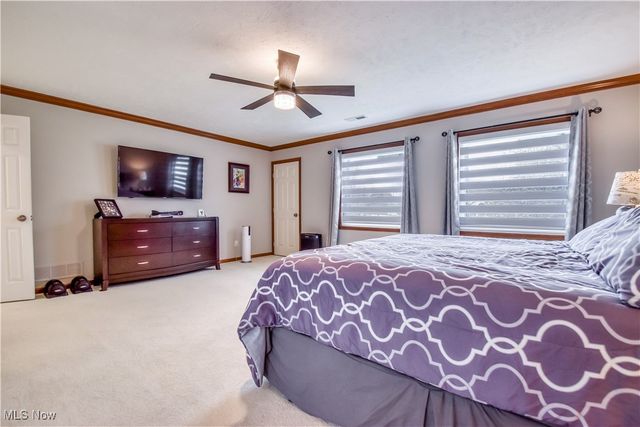 489 Leverett Lane, Highland Heights, OH 44143