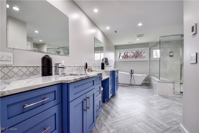 489 Leverett Lane, Highland Heights, OH 44143