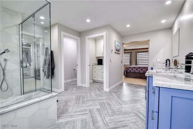 489 Leverett Lane, Highland Heights, OH 44143