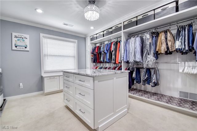 489 Leverett Lane, Highland Heights, OH 44143