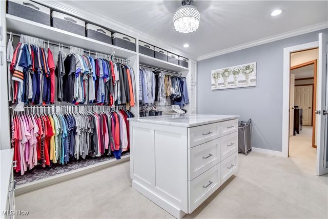 489 Leverett Lane, Highland Heights, OH 44143