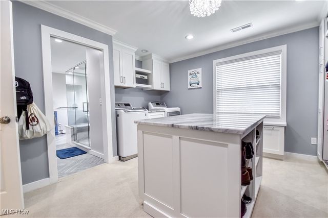 489 Leverett Lane, Highland Heights, OH 44143