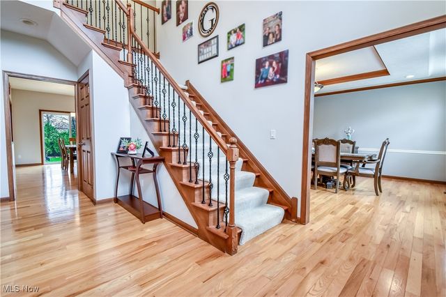 489 Leverett Lane, Highland Heights, OH 44143