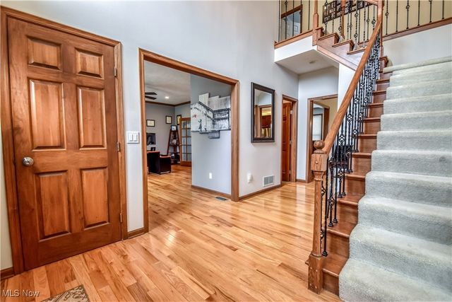 489 Leverett Lane, Highland Heights, OH 44143