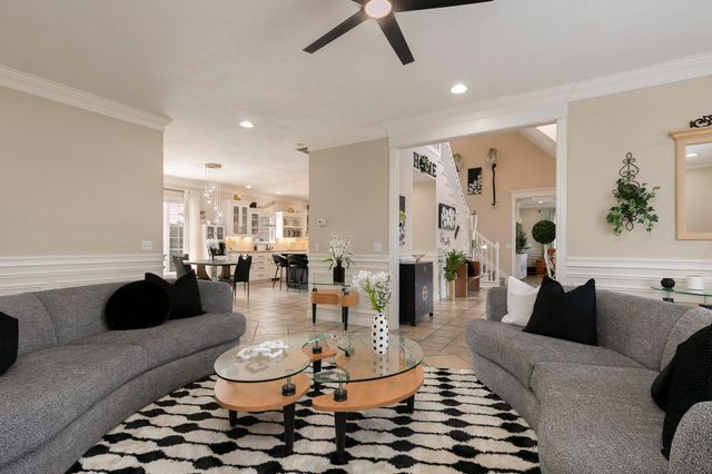 1950 E Meadow Drive, Bolivar, MO 65613